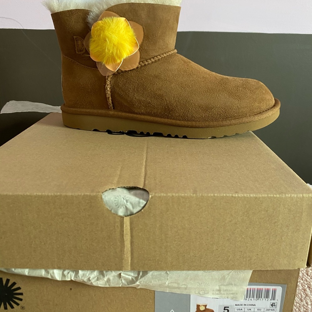 Brand new Youth Ugg boots